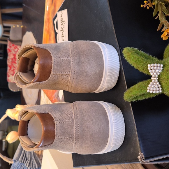 Bar III Men's Beige Chukka Boots - Picture 4 of 5